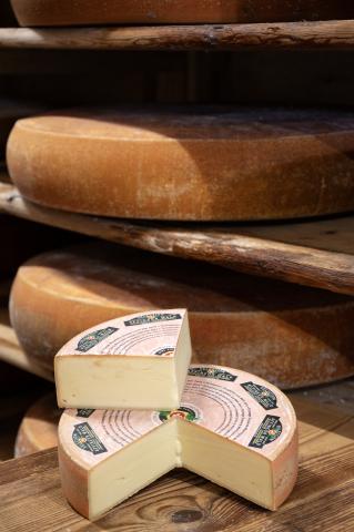 Jura Bergkäse 12 Monate affiniert, Jura Mountain cheese 12 month matured